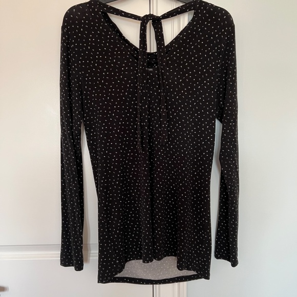 CAbi Tie Back Tee Blouse Top Style 3054 Size Medium - Picture 3 of 9